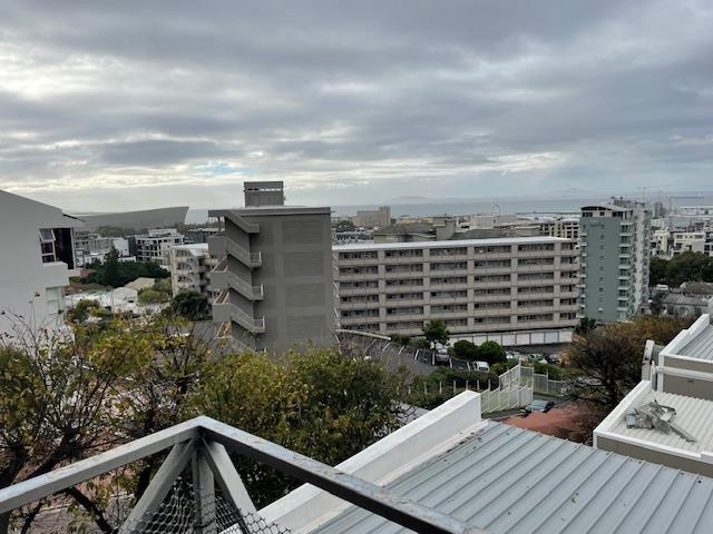 To Let 2 Bedroom Property for Rent in Green Point Western Cape